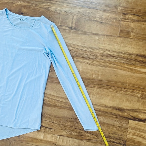ATHLETA S Light Blue Essence Semi Fit Long Sleeve Split Back Activewear T-Shirt - Picture 11 of 16